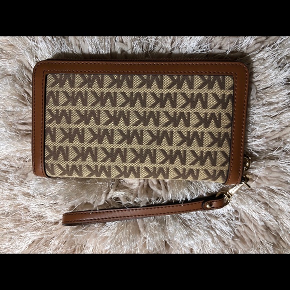 Michael Kors Jet Set Travel Phone Wallet Wristlet - Picture 7 of 16